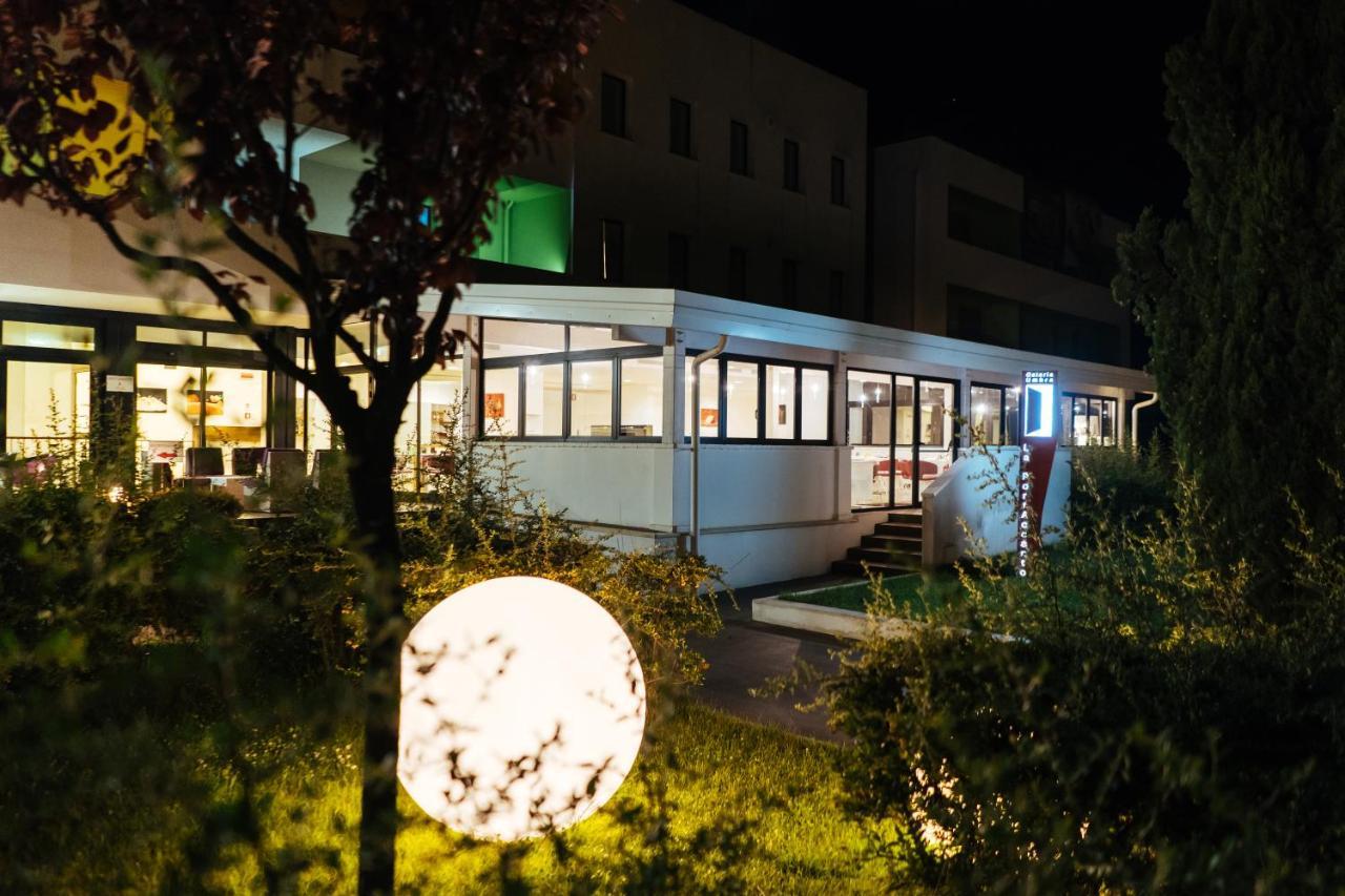 Unaway Hotel Fabro Buitenkant foto