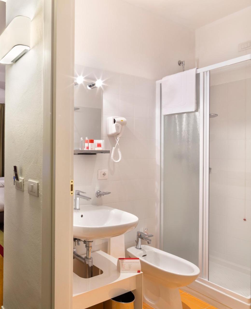 Unaway Hotel Fabro Buitenkant foto